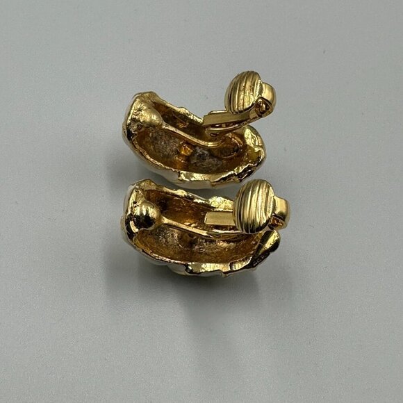 Vintage Kenneth Jay Lane Jewelry Set Gold Tone Cream Ring Clip-On Earrings - Picture 11 of 16